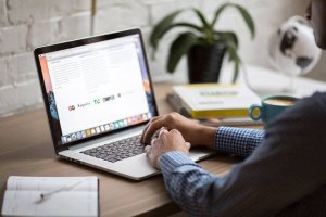 久飞软件建站：网站制作应该怎样进行